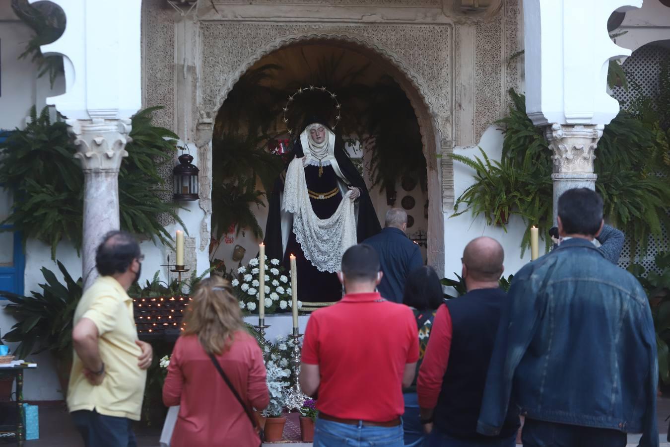 Los Patios de Córdoba del Jueves Santo, en imágenes