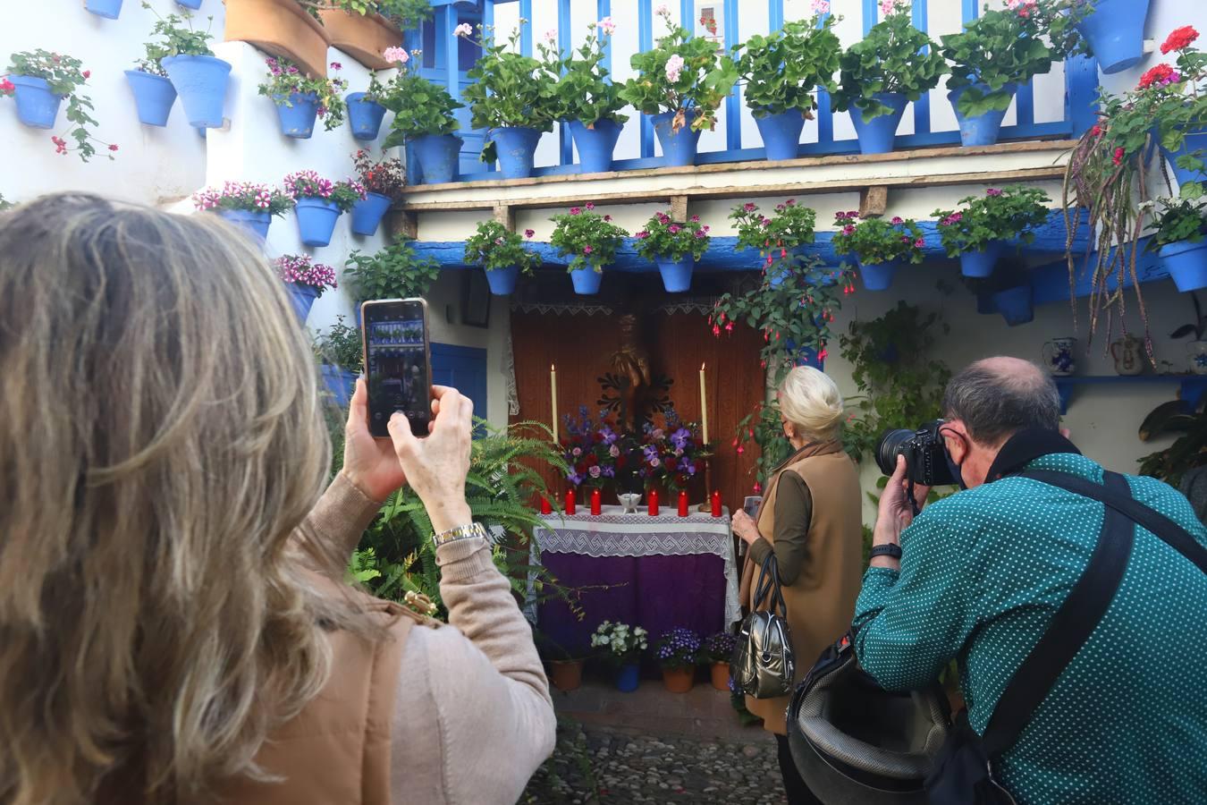 Los Patios de Córdoba del Jueves Santo, en imágenes