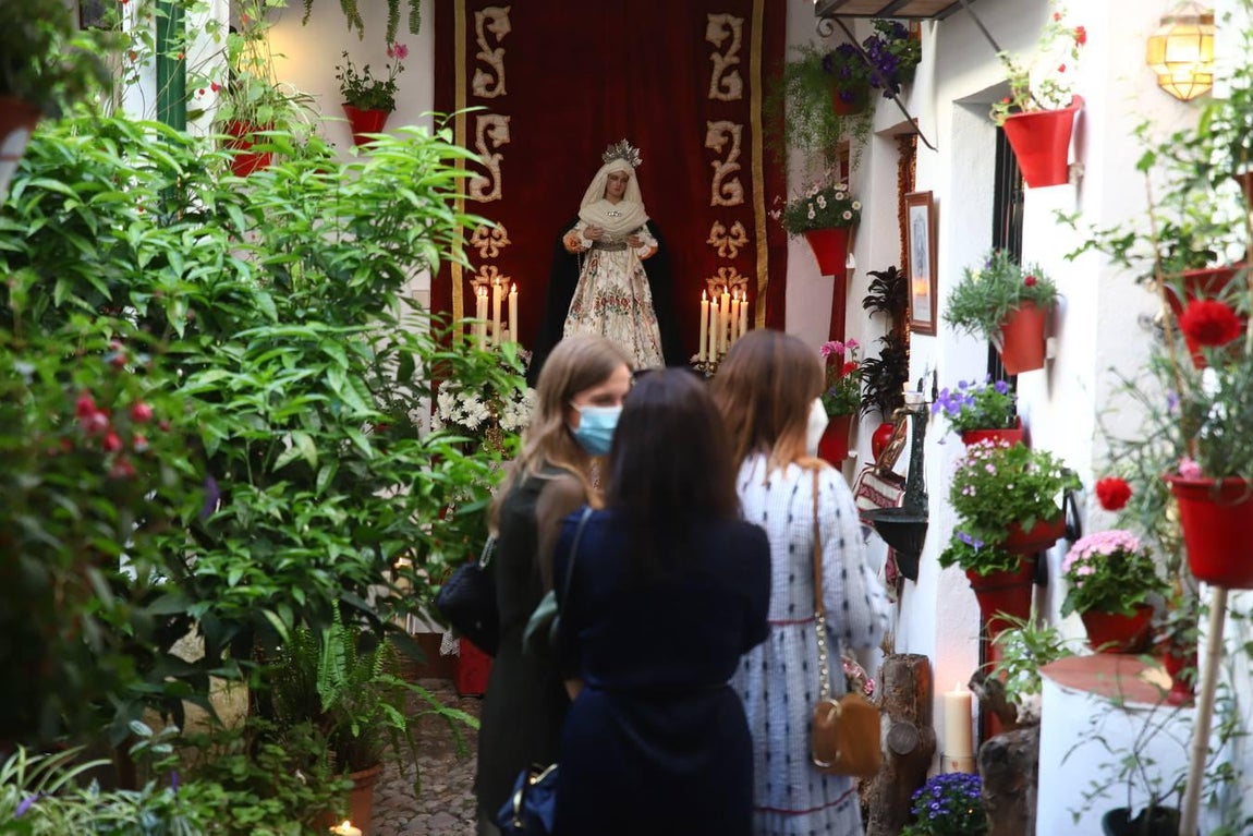 Los Patios de Córdoba del Jueves Santo, en imágenes