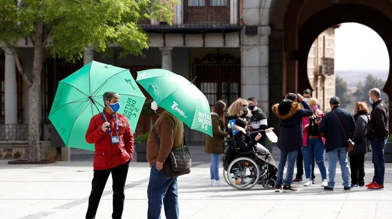 Goteo de turistas en Toledo en Semana Santa