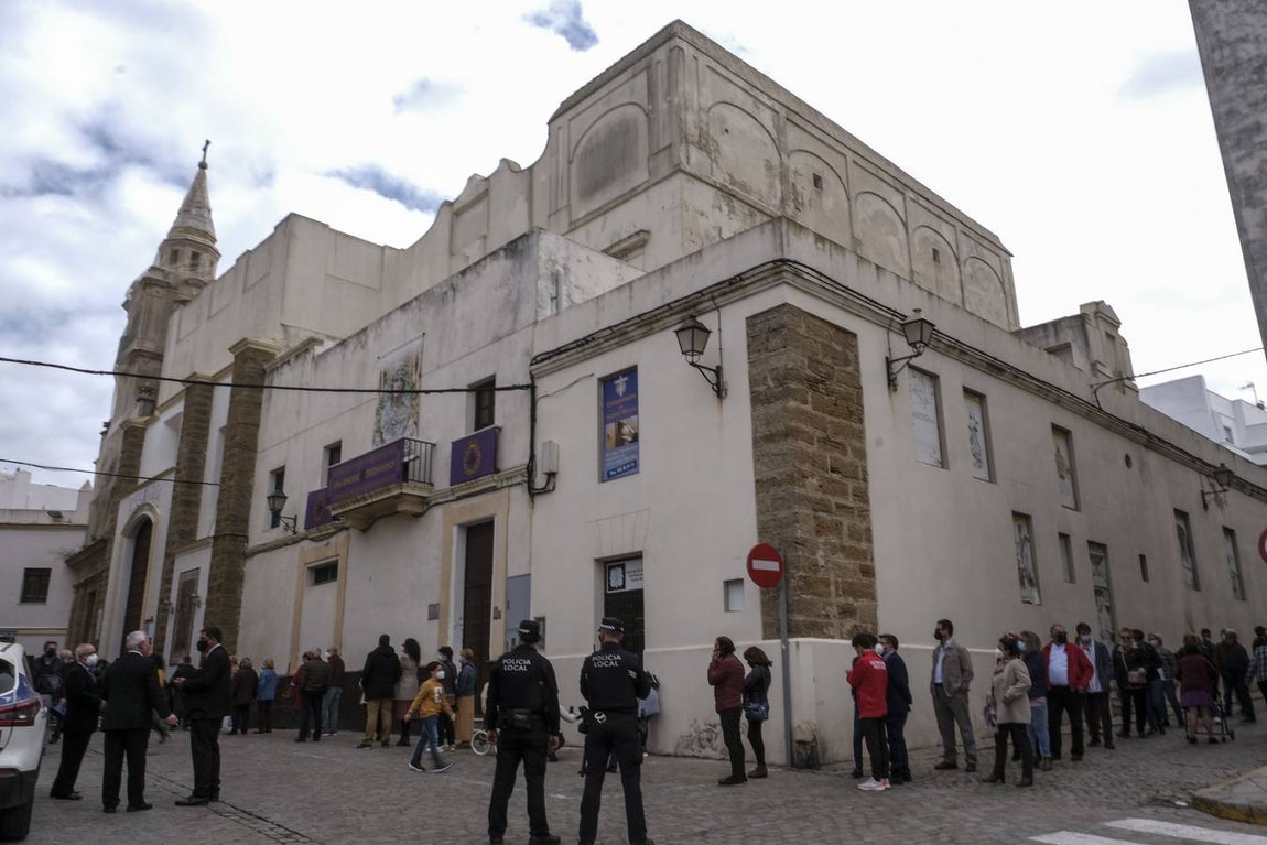 Fotos: las mejores imágenes del Jueves Santo en Cádiz