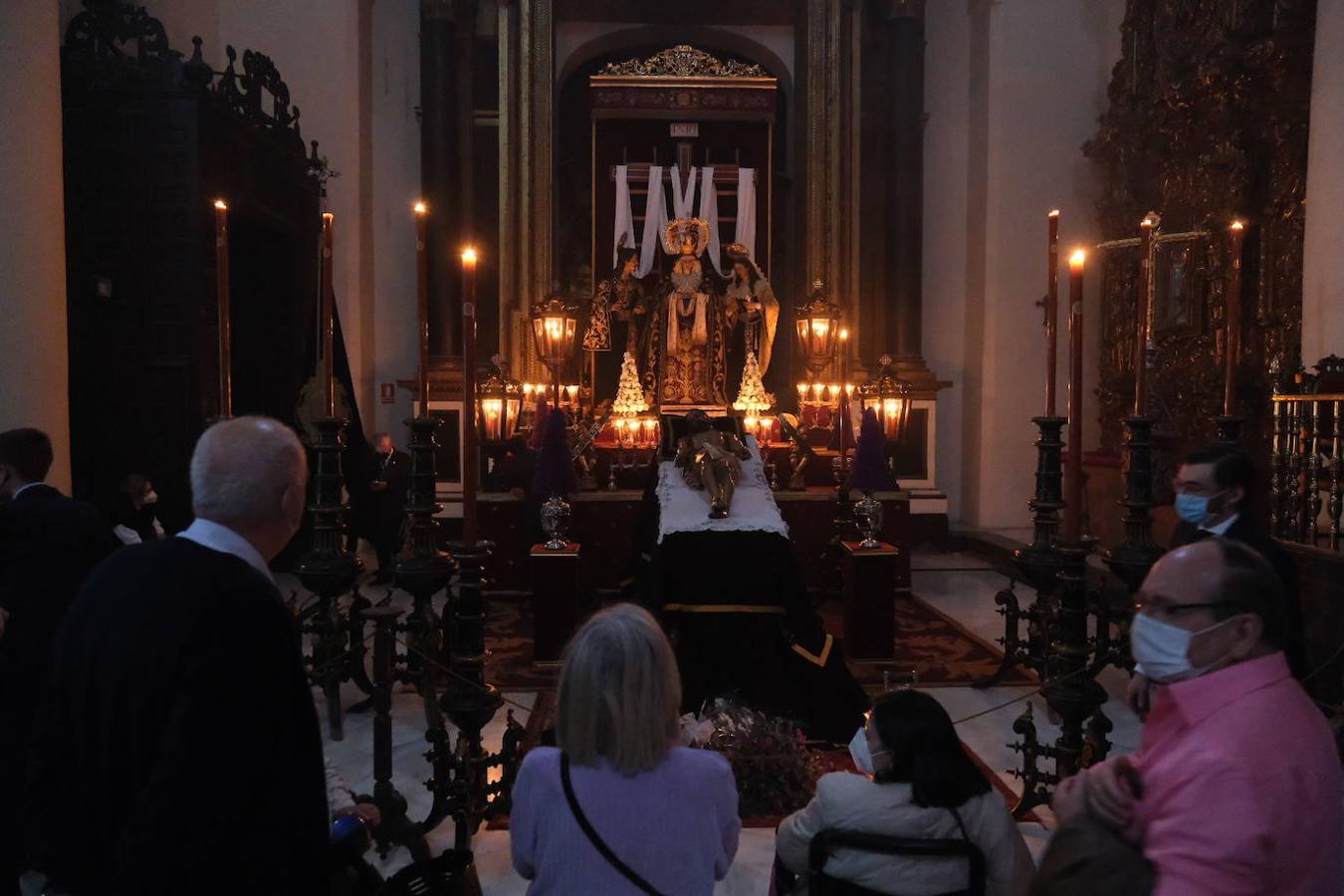 Semana Santa de Córdoba 2021 | Las imágenes del Santo Sepulcro el Viernes Santo