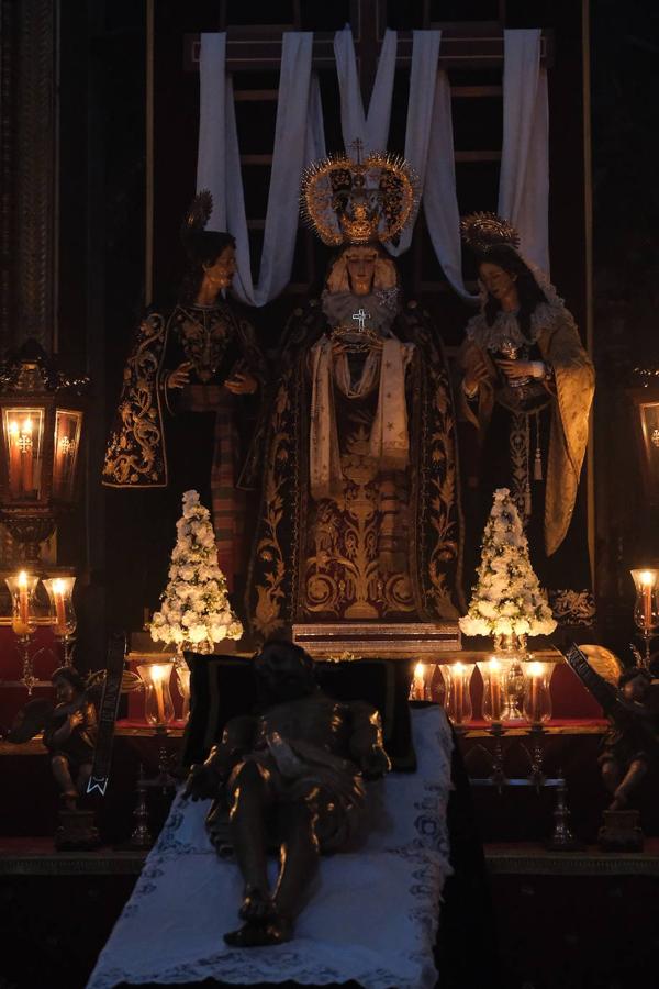 Semana Santa de Córdoba 2021 | Las imágenes del Santo Sepulcro el Viernes Santo