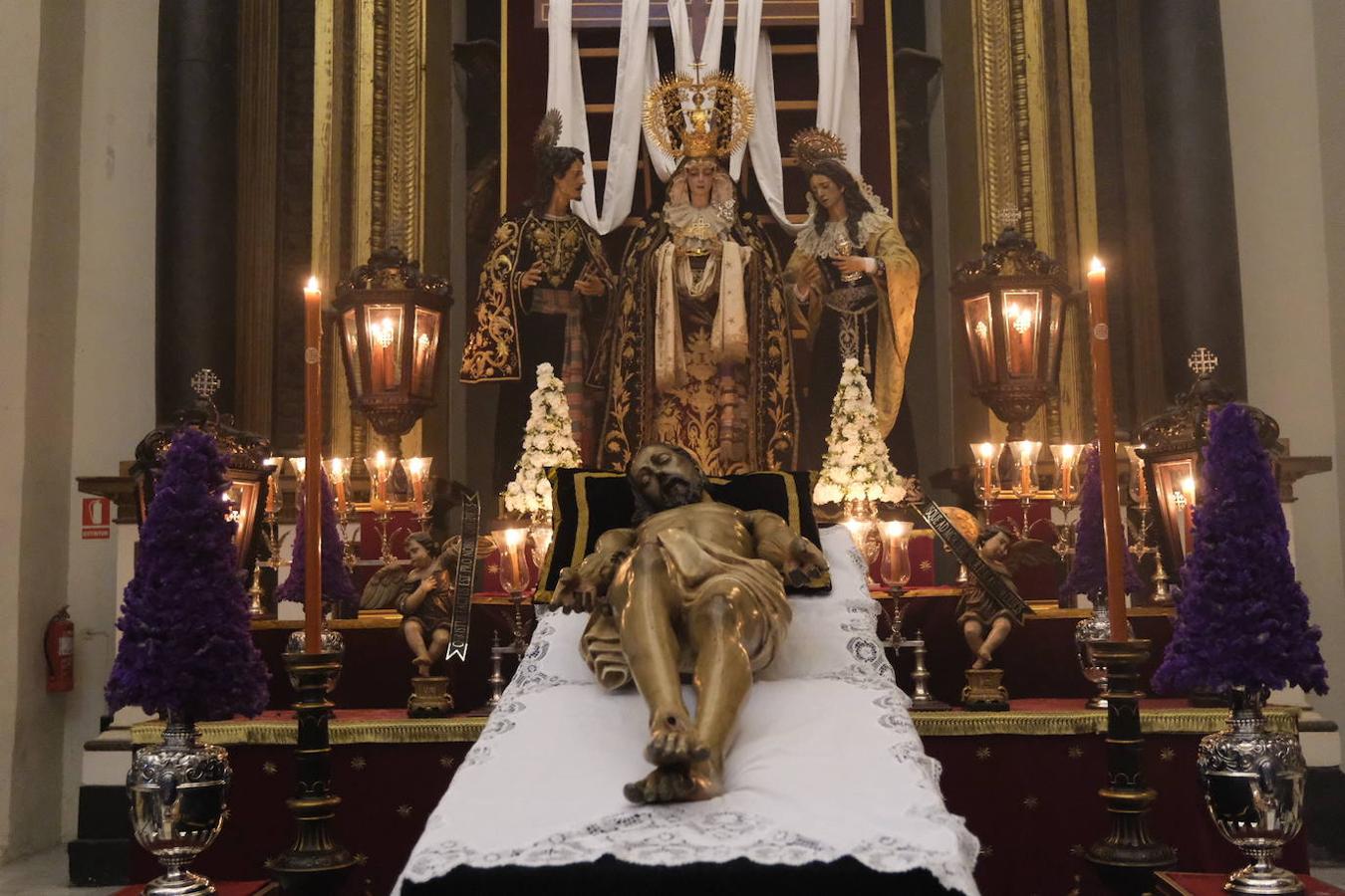 Semana Santa de Córdoba 2021 | Las imágenes del Santo Sepulcro el Viernes Santo