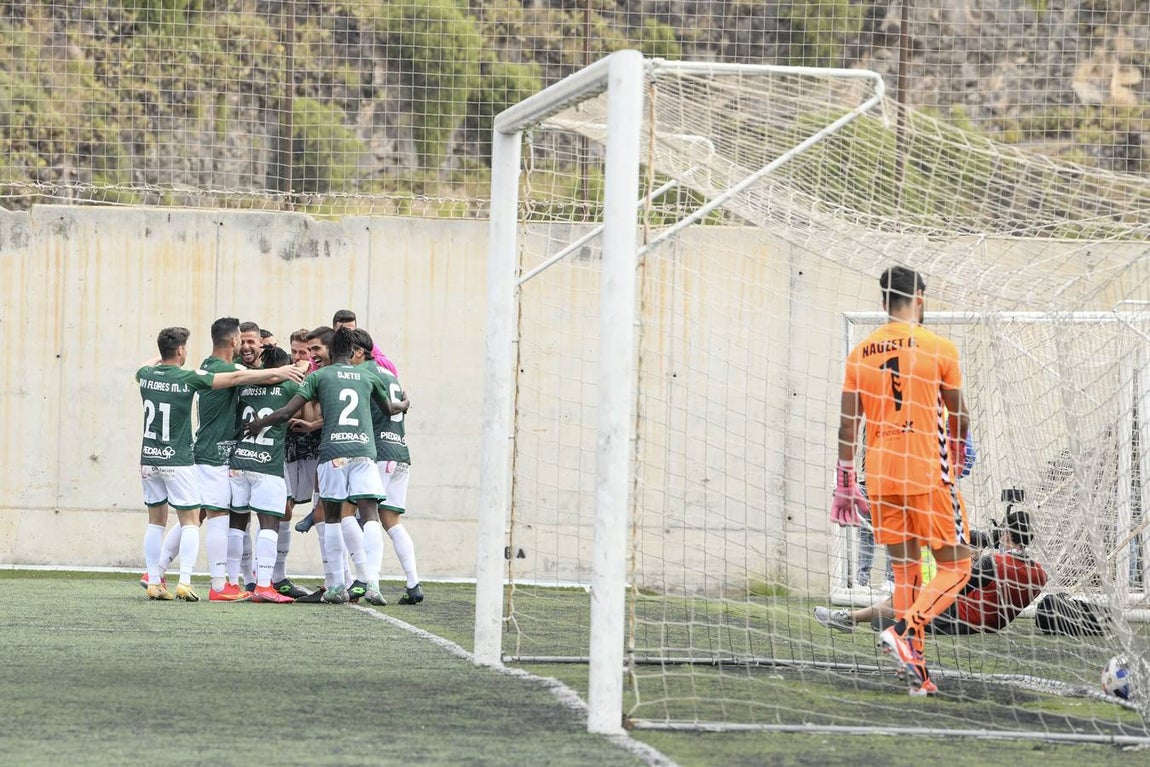 Las mejores imágenes del gol y el penalti en el Tamaraceite - Córdoba CF