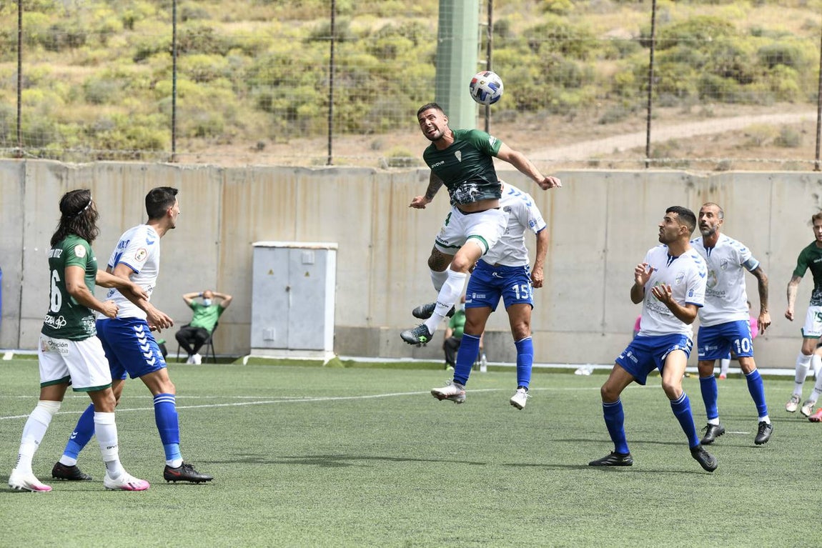 Las mejores imágenes del gol y el penalti en el Tamaraceite - Córdoba CF