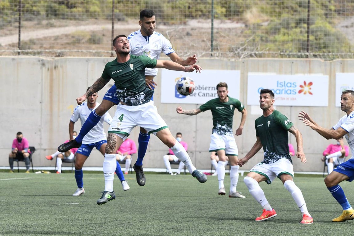 Las mejores imágenes del gol y el penalti en el Tamaraceite - Córdoba CF