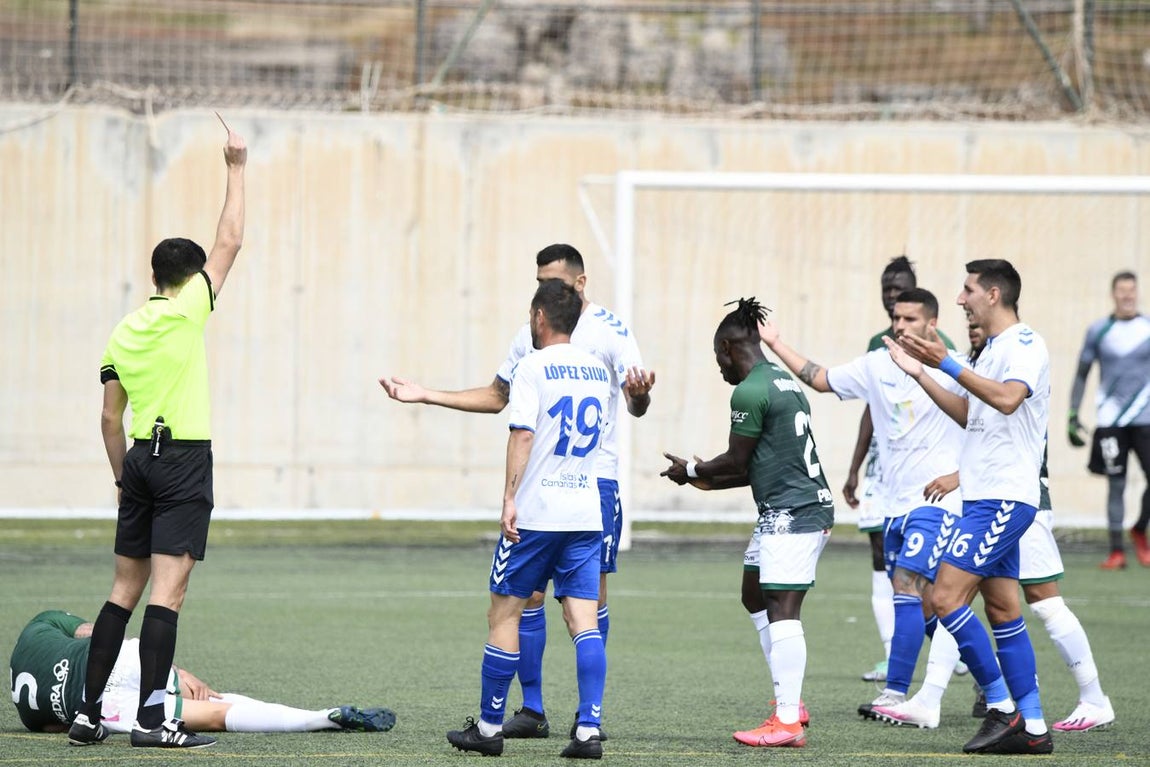 Las mejores imágenes del gol y el penalti en el Tamaraceite - Córdoba CF