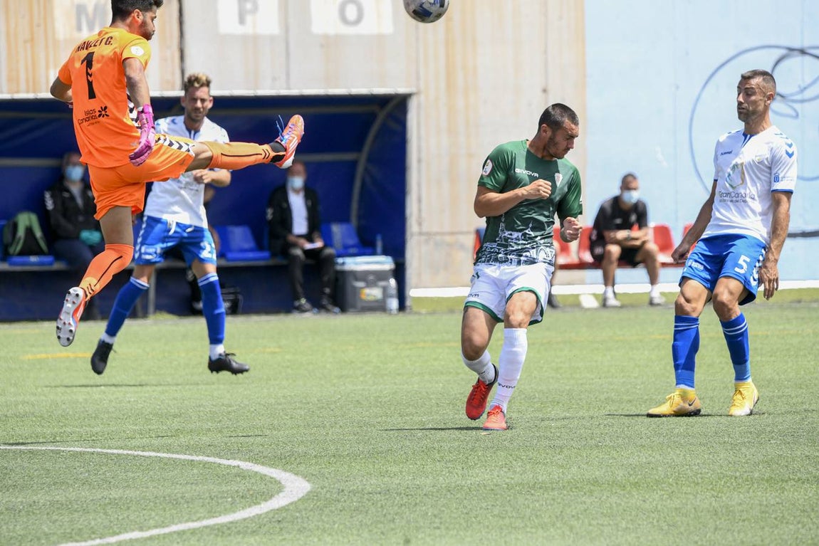 Las mejores imágenes del gol y el penalti en el Tamaraceite - Córdoba CF