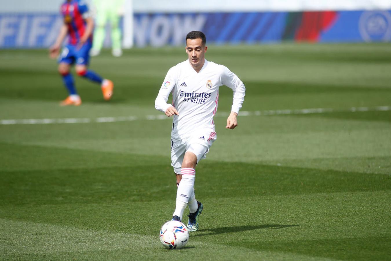 Lucas Vázquez. Posición: lateral derecho. Equipo actual: Real Madrid. Edad: 29. Valor de mercado: 15 millones.