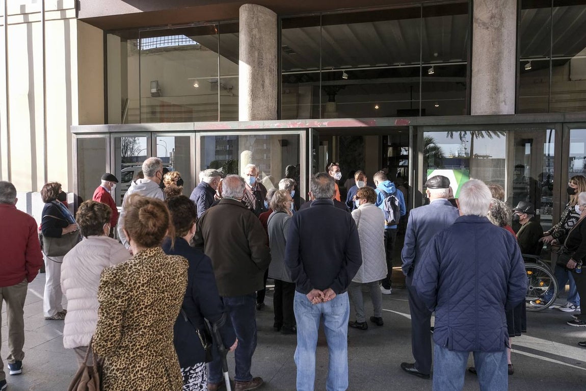 Fotos: Jornada de vacunación ante el Covid en el Palacio de Congresos de Cádiz