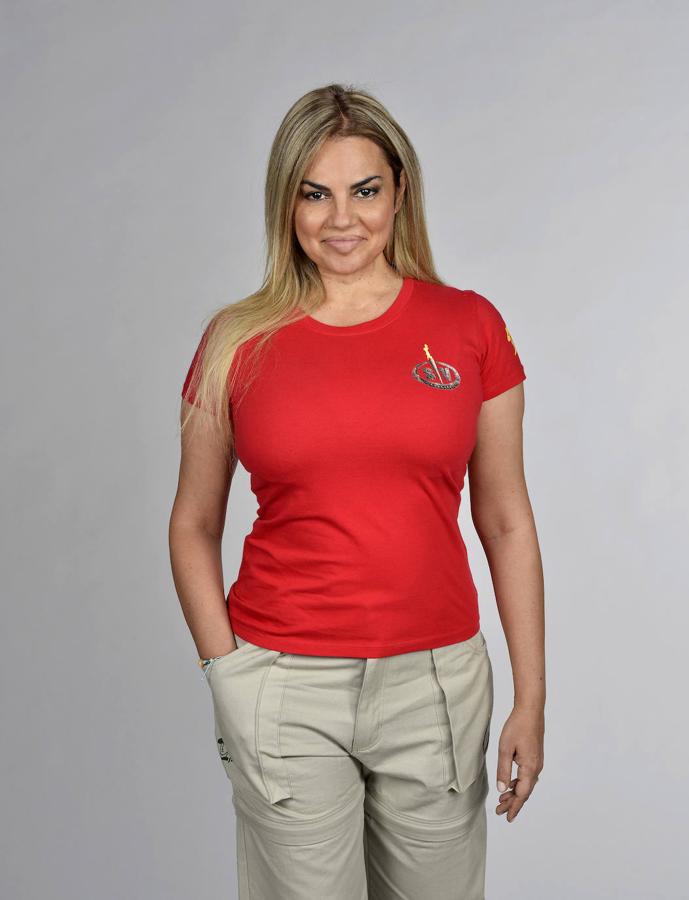 Sylvia Pantoja. En toda edición de 'Supervivientes' hay 'cuota Cantora', así que la de 2021 no podía ser menos después de la 'Herencia envenenada' que tanta audiencia le ha reportado a Telecinco durante el último año. Aún no se sabe qué dirá el tío Agustín –el hermano de Isabel Pantoja–, pero su prima lo escuchará desde Honduras. Sylvia Pantoja (51), habitual de 'Sálvame', quedó finalista en la primera edición de 'Tu cara me suena' (Antena 3).