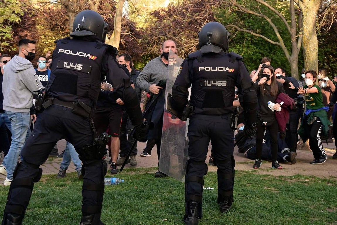 Vecinos de Vallecas convocan dos concentraciones en contra del acto de presentación de la candidatura de Rocío Monasterio. 