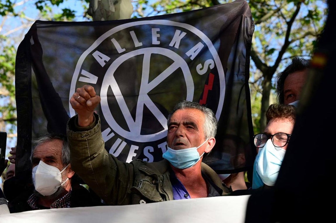Vecinos de Vallecas convocan dos concentraciones en contra del acto de presentación de la candidatura de Rocío Monasterio, para las próximas elecciones en la Comunidad de Madrid. 