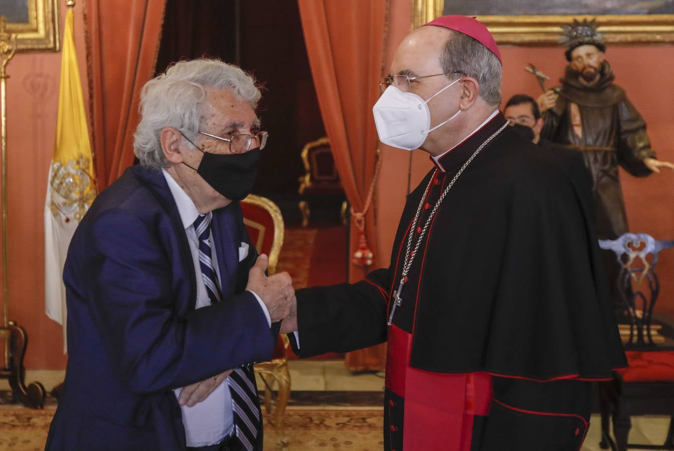 Enrique Ybarra y Rafael Manzano reciben la medalla Pro Ecclesia et Pontifice