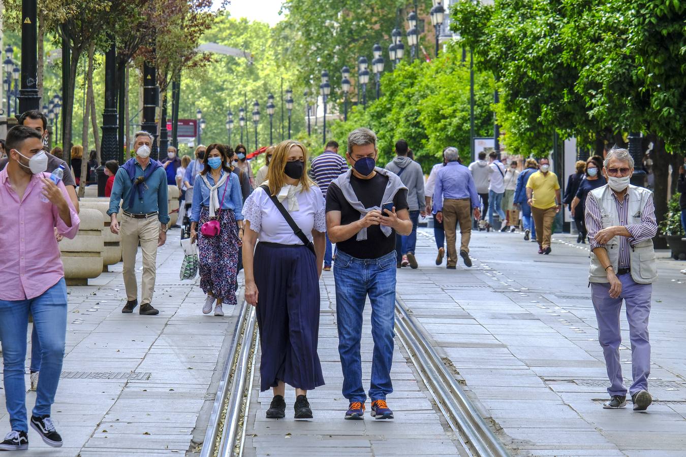 Ambiente primaveral por las calles de Sevilla