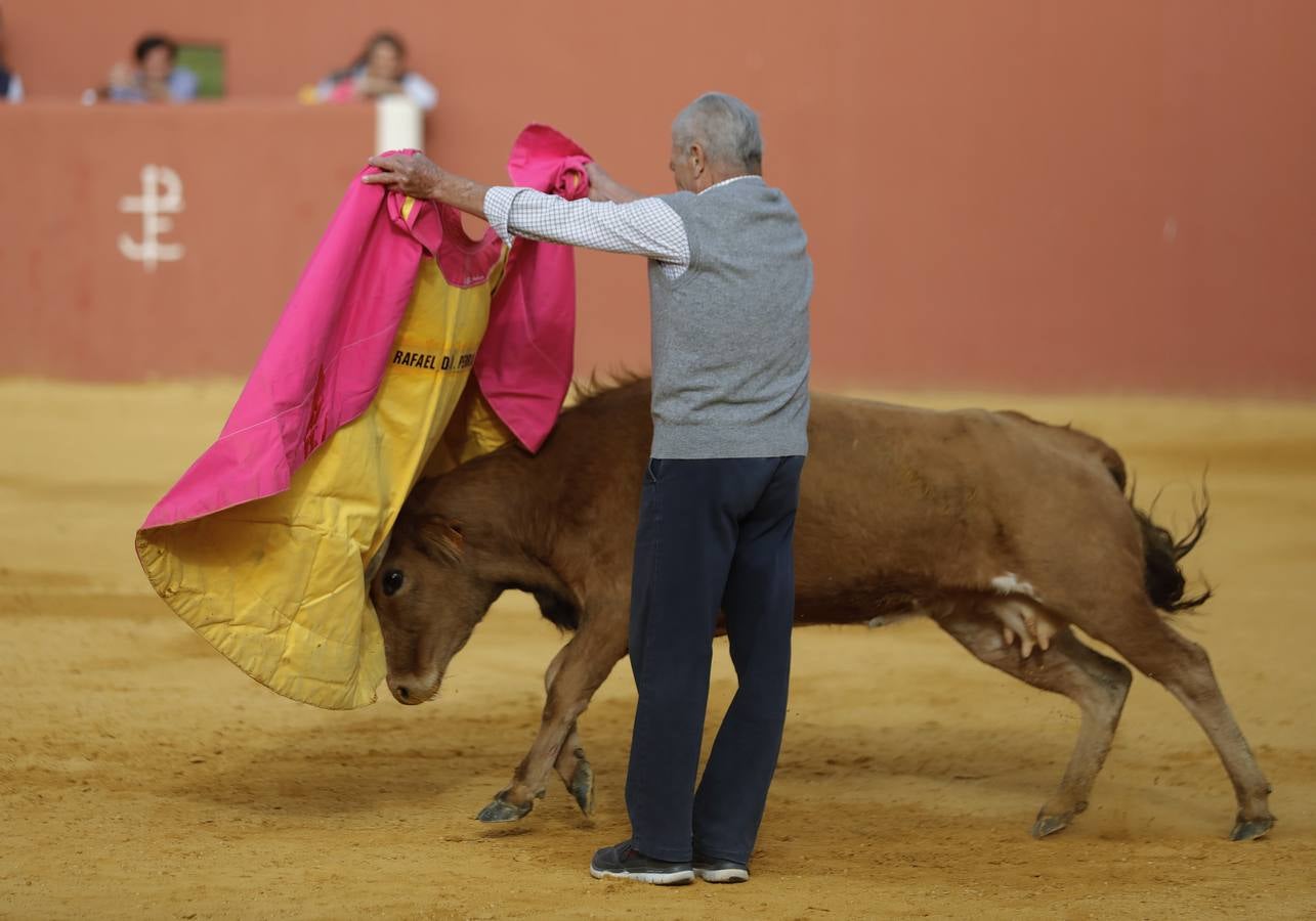 Antonio Ruiz 'Espartaco' celebró su ochenta cumpleaños toreando con los 'suyos'