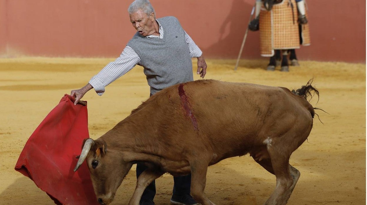 En imágenes, el ochenta cumpleaños de Antonio Ruiz &#039;Espartaco&#039;