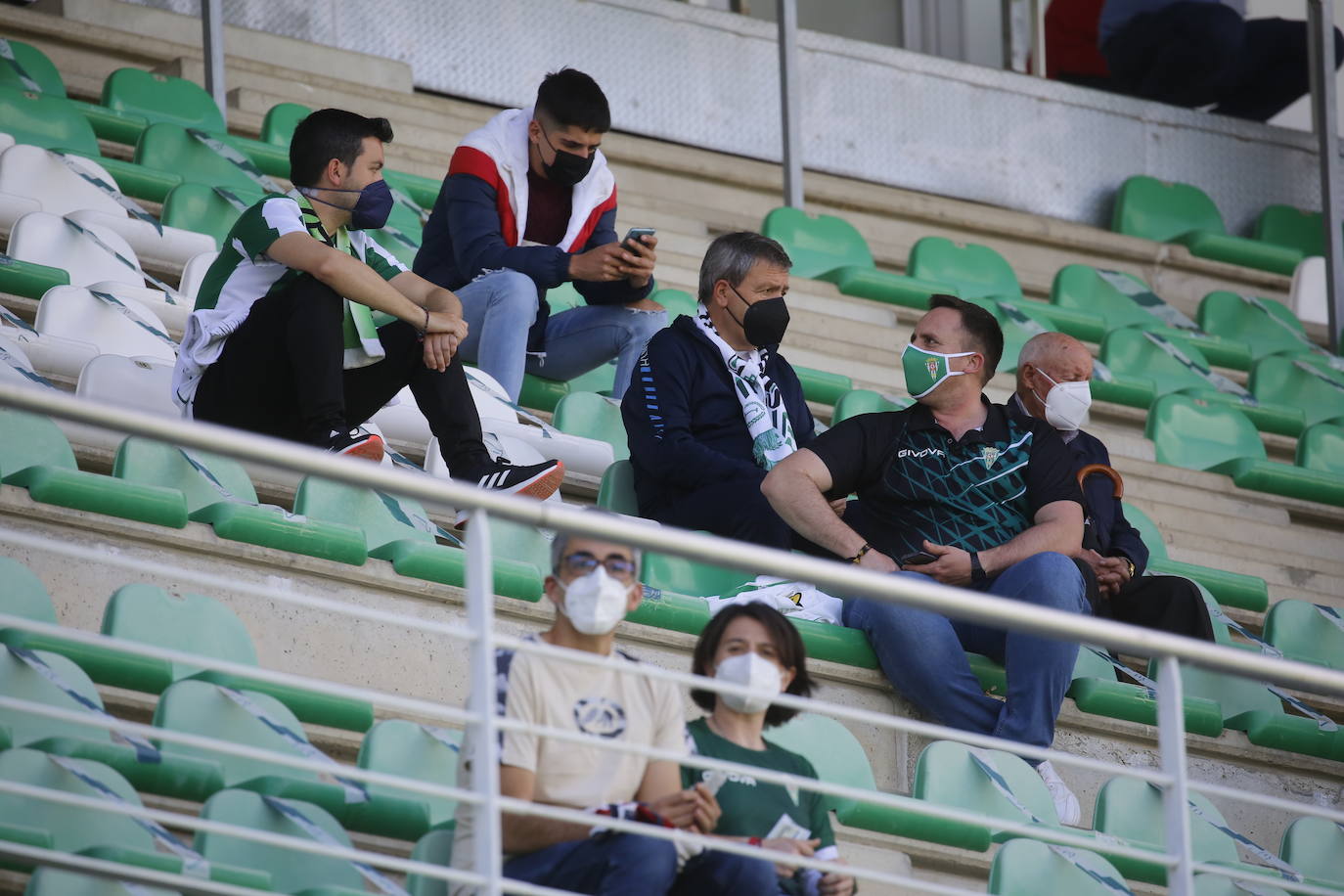 El ambiente en El Arcángel en el Córdoba CF - Linense, en imágenes