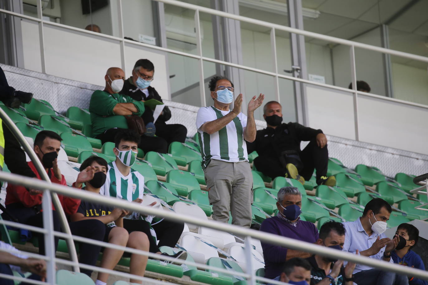 El ambiente en El Arcángel en el Córdoba CF - Linense, en imágenes