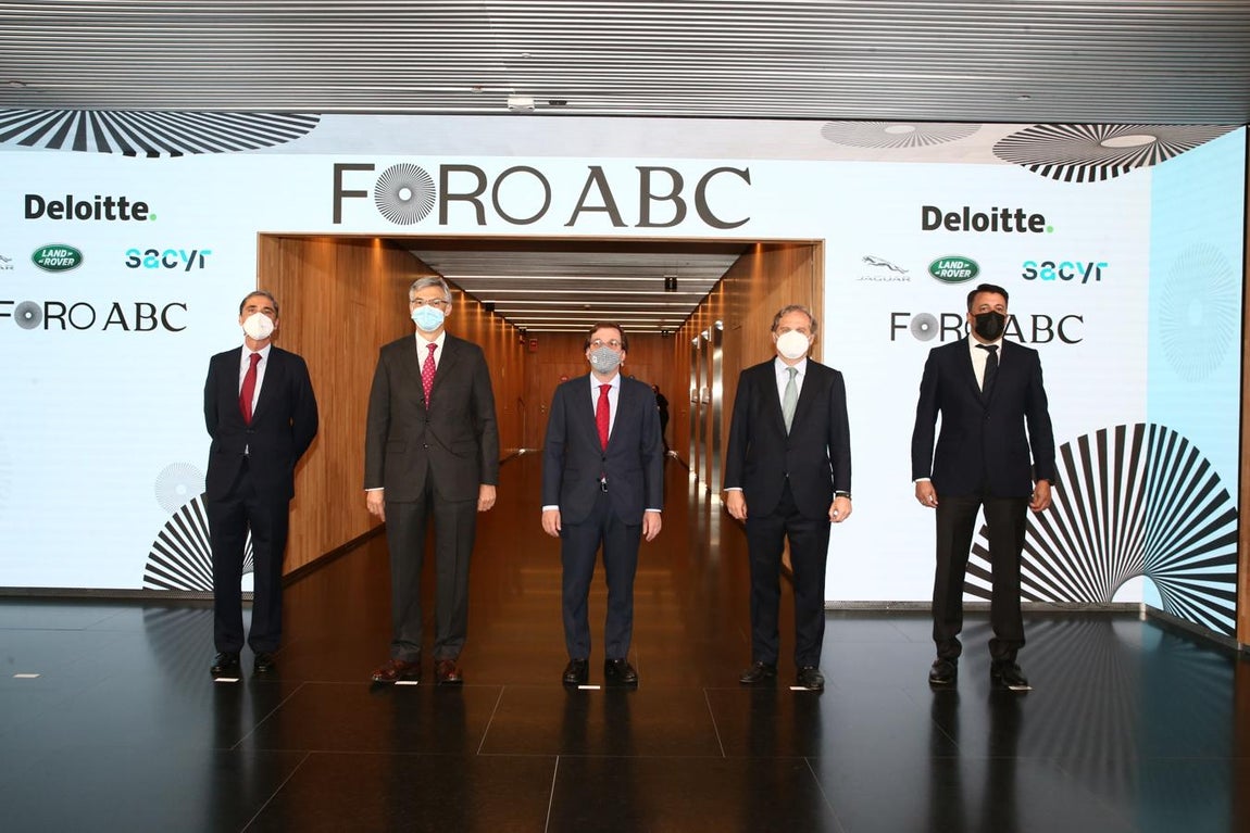 En imágenes: el Foro ABC-Deloitte celebrado en la sede de Vocento