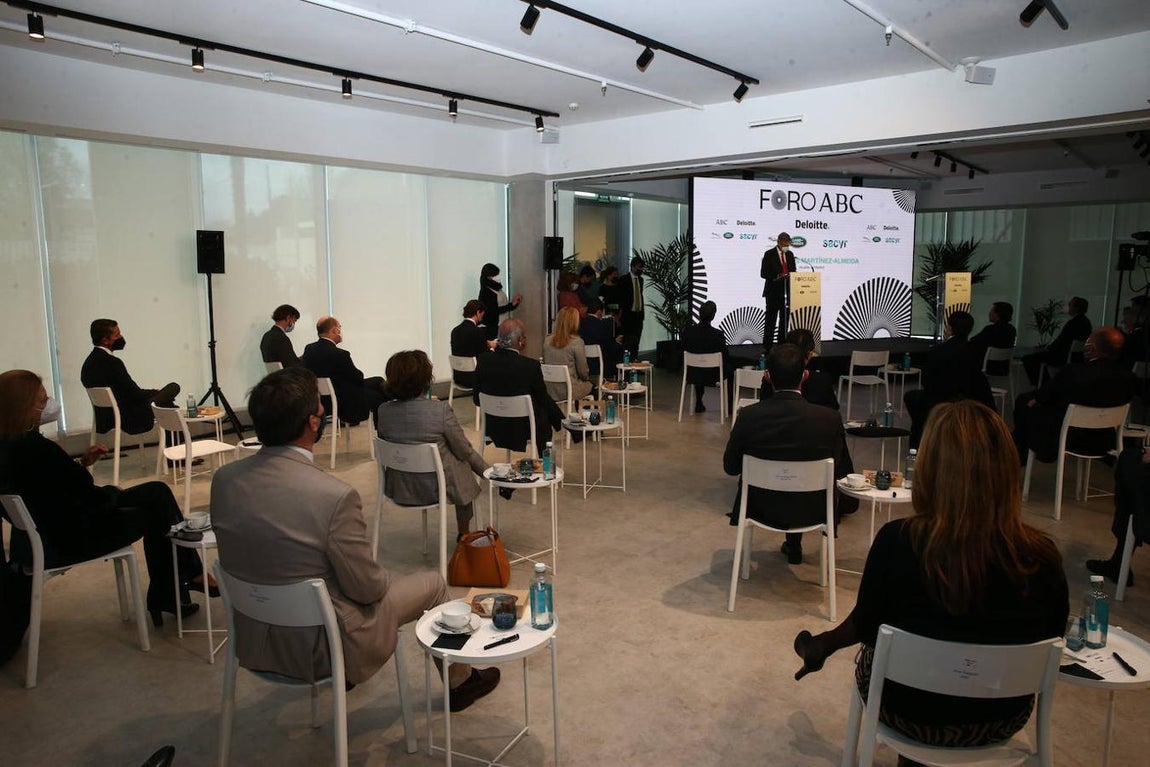 En imágenes: el Foro ABC-Deloitte celebrado en la sede de Vocento