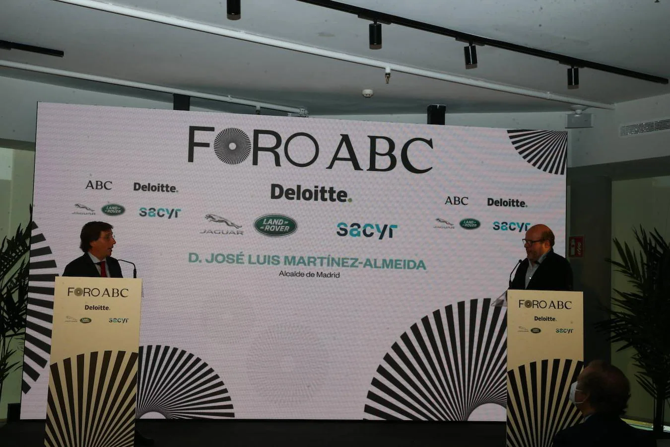 En imágenes: el Foro ABC-Deloitte celebrado en la sede de Vocento