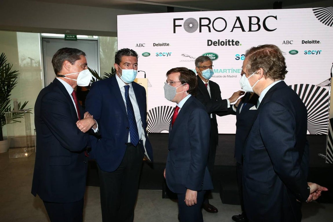En imágenes: el Foro ABC-Deloitte celebrado en la sede de Vocento