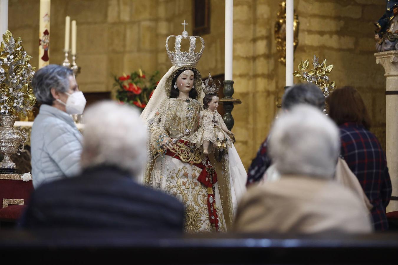 La veneración a la Virgen de los Remedios de Córdoba en martes y 13 en imágenes