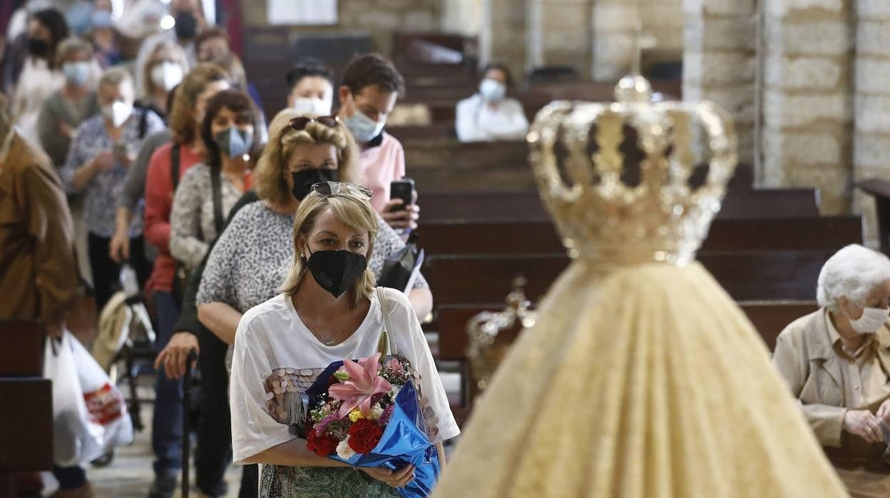 La veneración a la Virgen de los Remedios de Córdoba en martes y 13 en imágenes