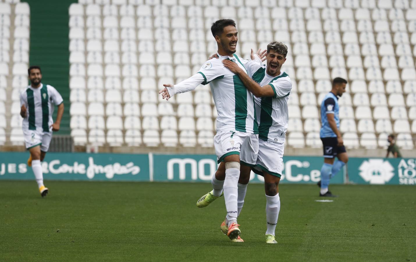 La victoria del Córdoba B ante el Rota, en imágenes