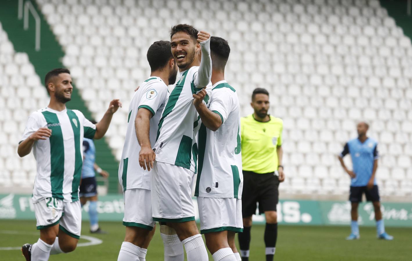 La victoria del Córdoba B ante el Rota, en imágenes