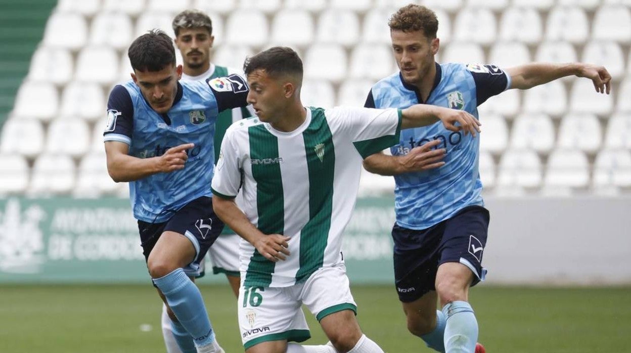 La victoria del Córdoba B ante el Rota, en imágenes