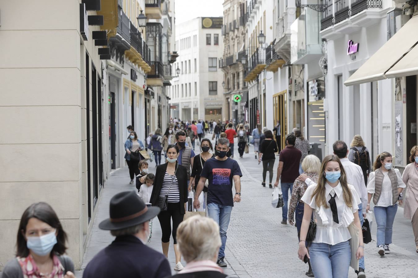 Caen los precios del alquiler en los locales comerciales del Centro de Sevilla