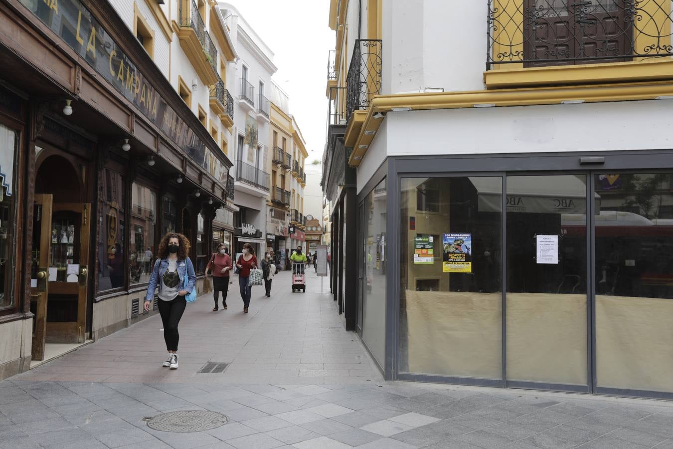 Caen los precios del alquiler en los locales comerciales del Centro de Sevilla