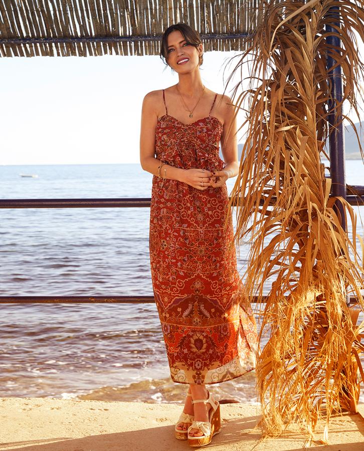 Vestido tirantes lurex de Slow Love (89,99€). 