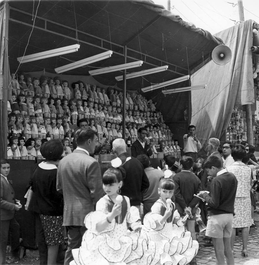 Tómbola en la Feria de Abril de Sevilla de 1967