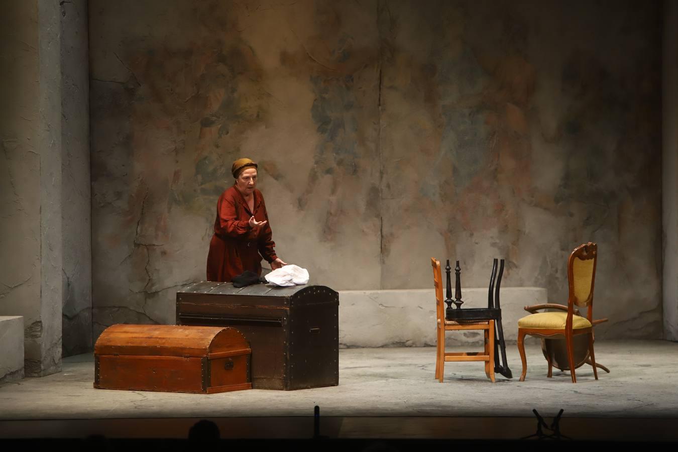 Bernarda Alba en el Gran Teatro de Córdoba, en imágenes