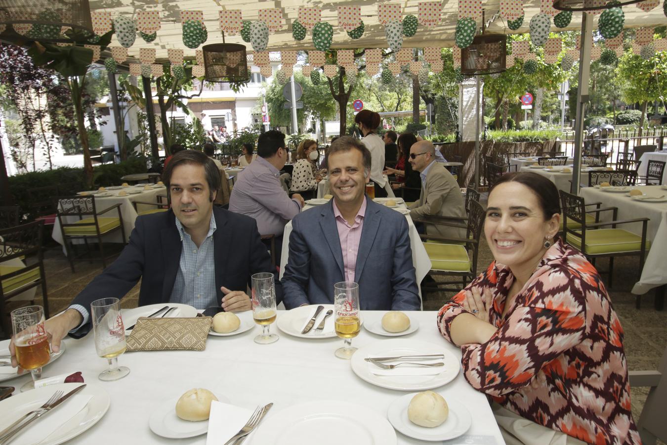 Fotogalería: Ambiente del &#039;sábado de pescaito&#039; de &#039;Feria&#039; en el Centro