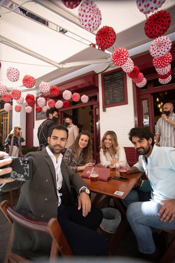 Fotogalería: Ambiente del &#039;sábado de pescaito&#039; de &#039;Feria&#039; en el Centro