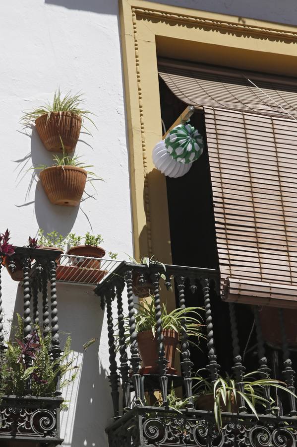 Balcones decorados por la ciudad