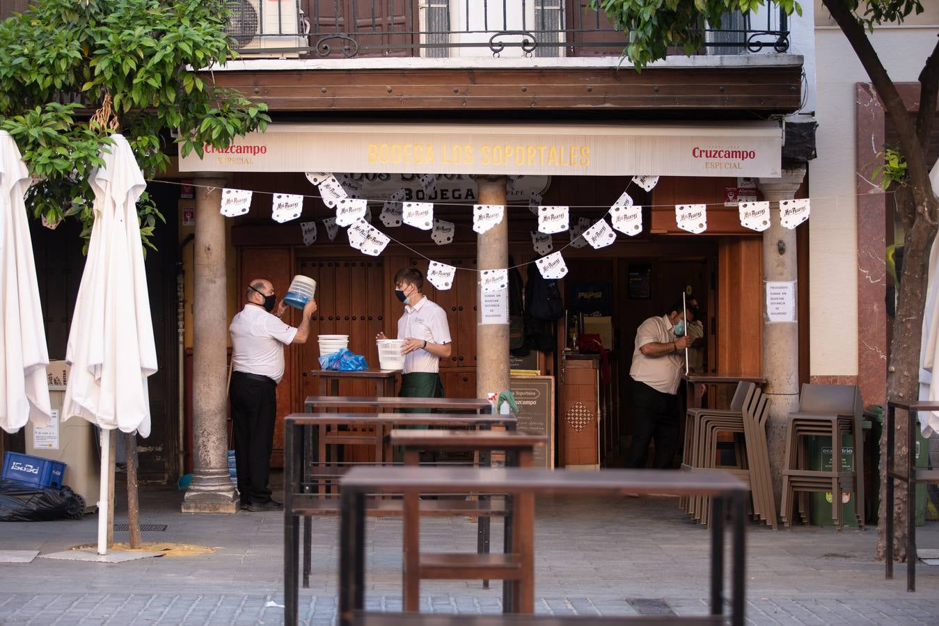 Cierre de bares a las 20 horas en Sevilla