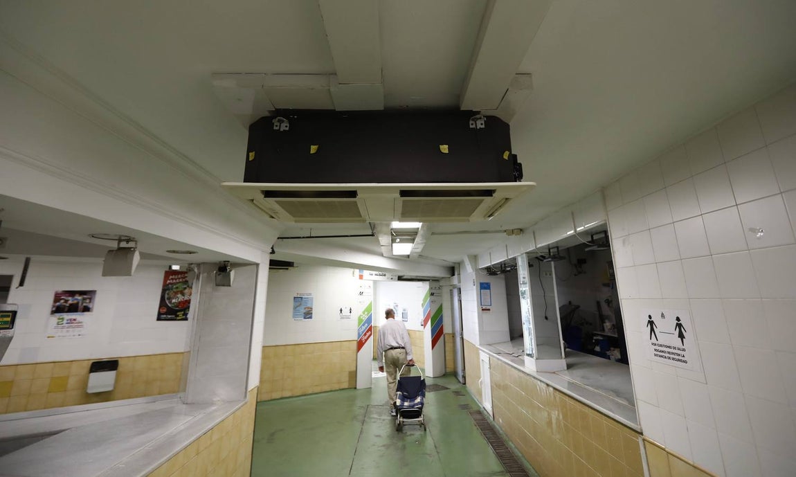 Una mañana en imágenes por los mercados municipales de Córdoba