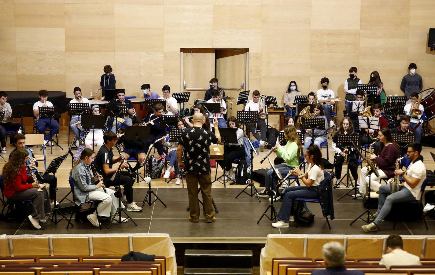 La clase magistral de la Orquesta de Córdoba en el conservatorio, en imágenes