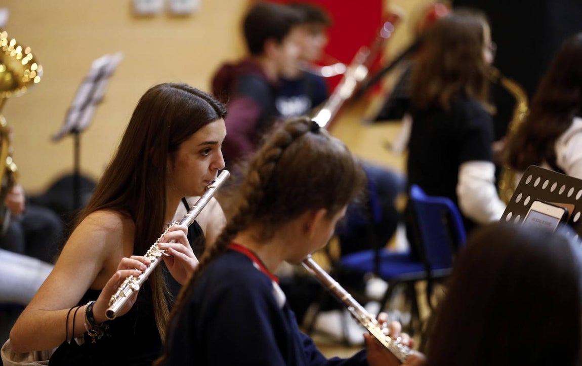 La clase magistral de la Orquesta de Córdoba en el conservatorio, en imágenes