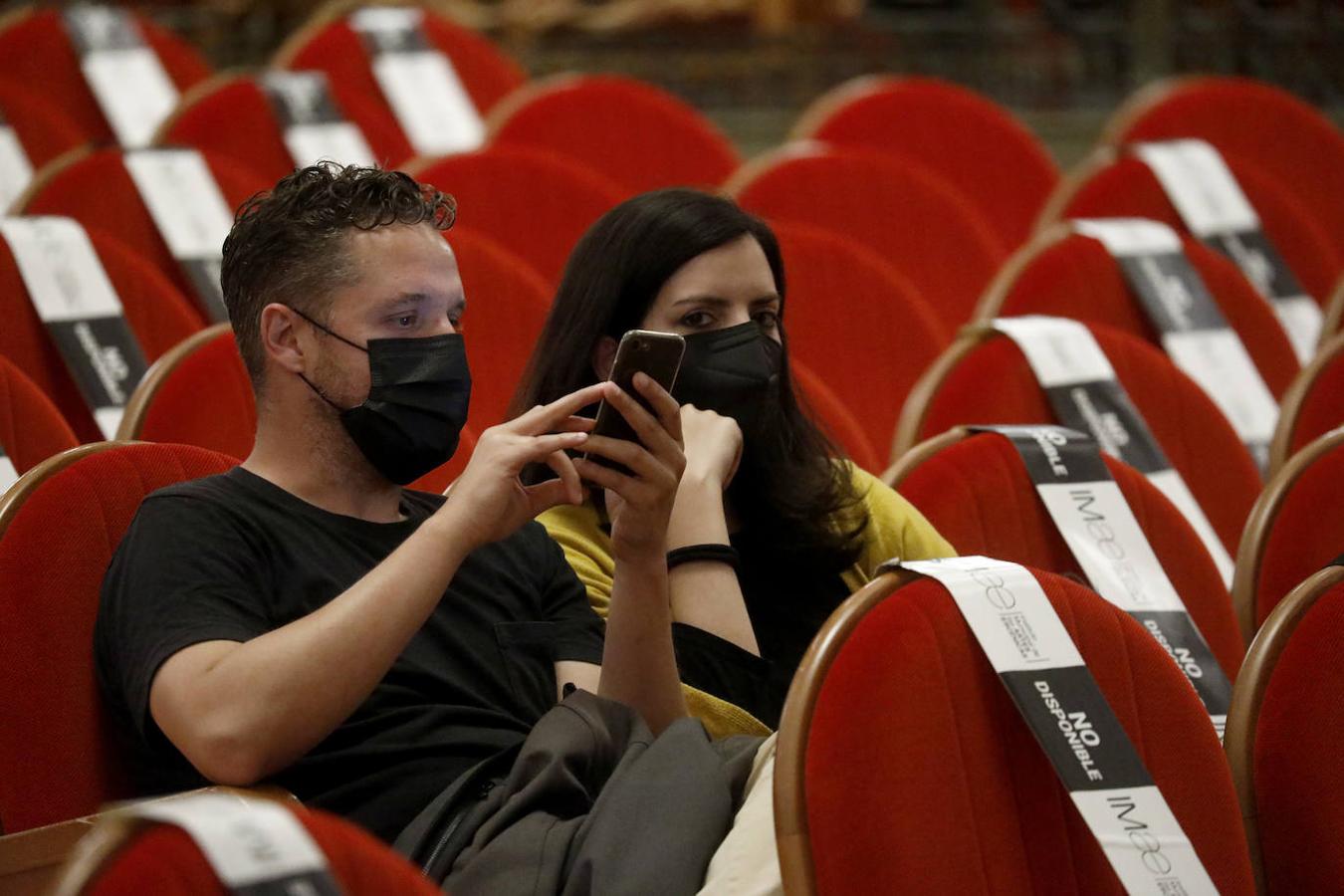 La obra &quot;Susan y el diablo&quot; en el Gran Teatro de Córdoba, en imágenes