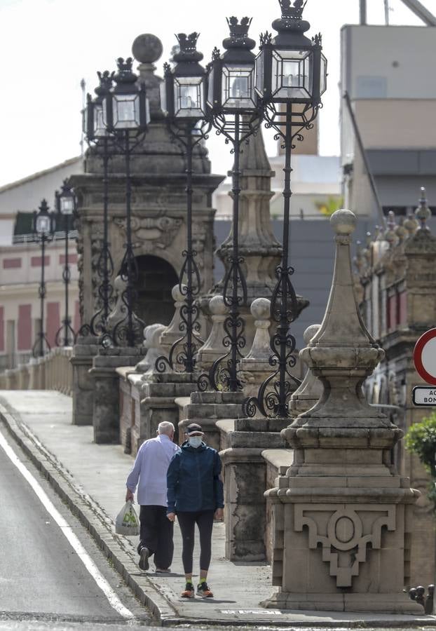 Ambiente por las calles del Centro de Sevilla