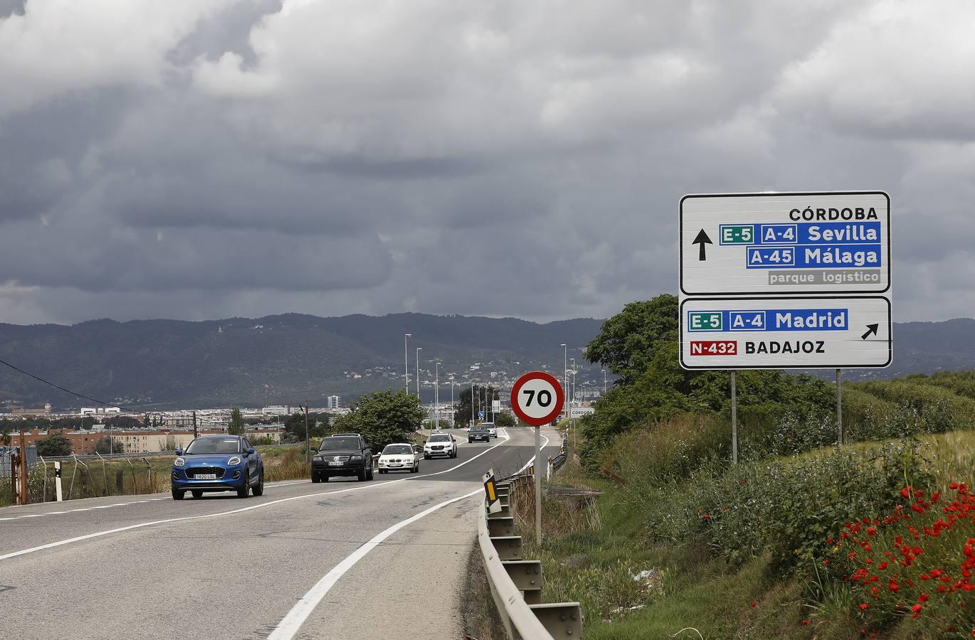 Así está la carretera N-432 a su paso por Córdoba, en imágenes