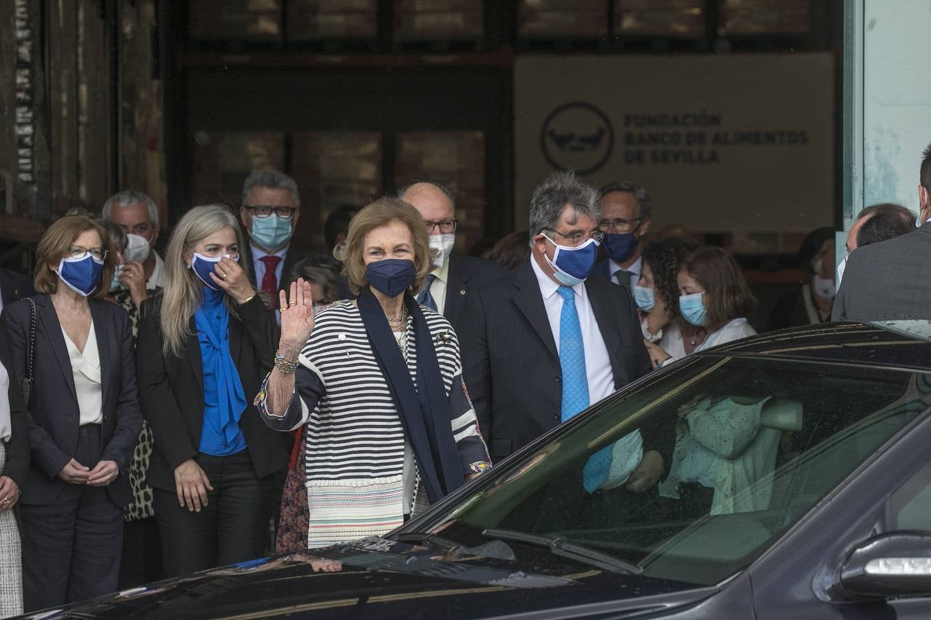 Visita de Su Majestad la Reina Doña Sofía al Banco de Alimentos de Sevilla