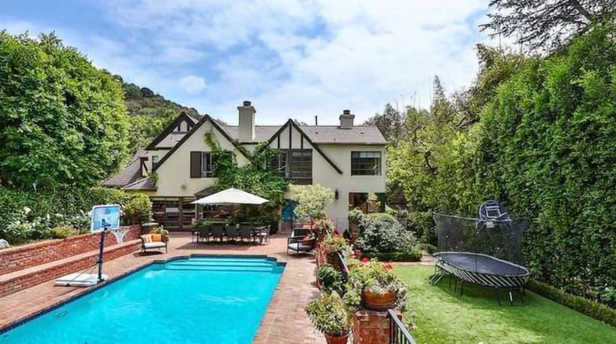 Rihanna compra la casa de al lado en Beverly Hills por 8,2 millones